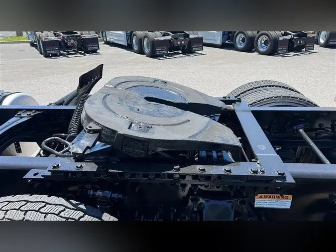 2019 FREIGHTLINER CA126