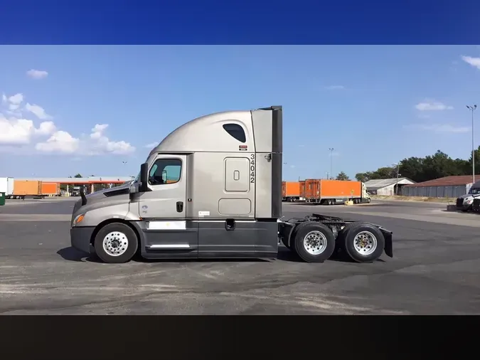 2025 Freightliner Cascadia 126