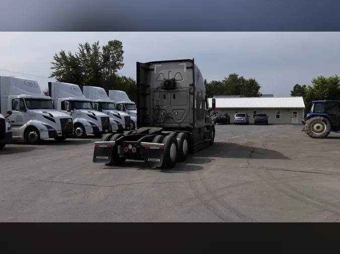 2021 Freightliner Cascadia