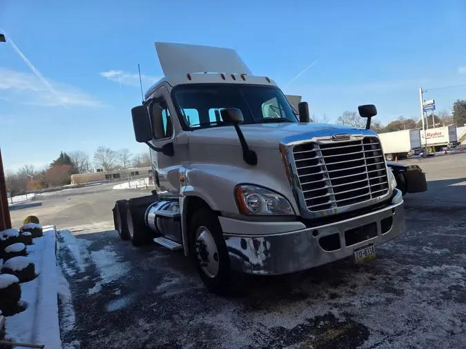 2018 FREIGHTLINER/MERCEDES CASCADIA 125