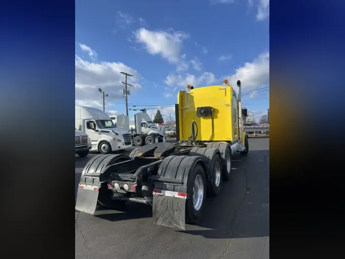 2020 Kenworth W900