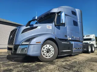 2022 VOLVO VNL64T760