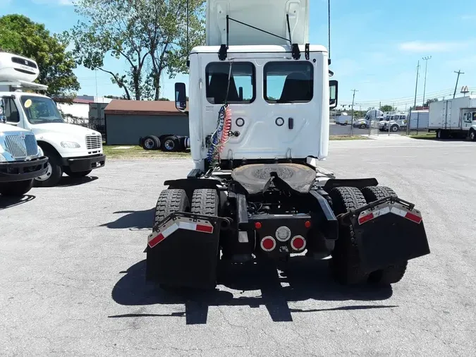 2020 FREIGHTLINER NEW CASCADIA 126b77f795962d41c6972bf3de4cbbb425e