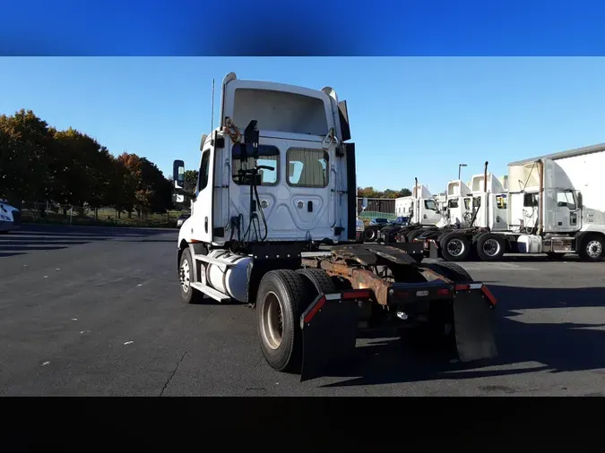 2020 Freightliner Cascadia 126