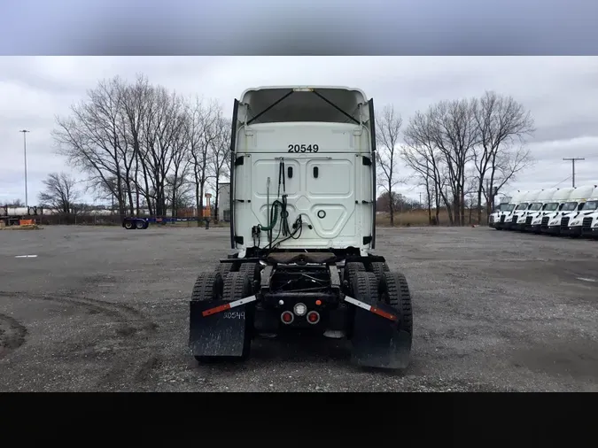 2021 Freightliner Cascadia 126