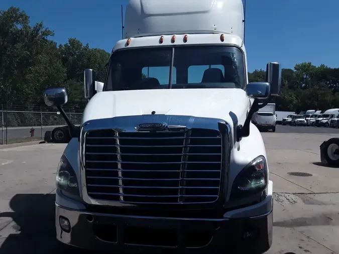 2017 FREIGHTLINER CASCADIA 113