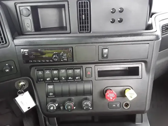 2020 NAVISTAR INTERNATIONAL LT625 DAYCAB T/Ab786bc260ce0aa0a9386a9f25913911c