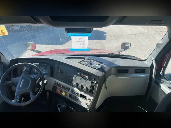 2021 Freightliner Cascadia 126