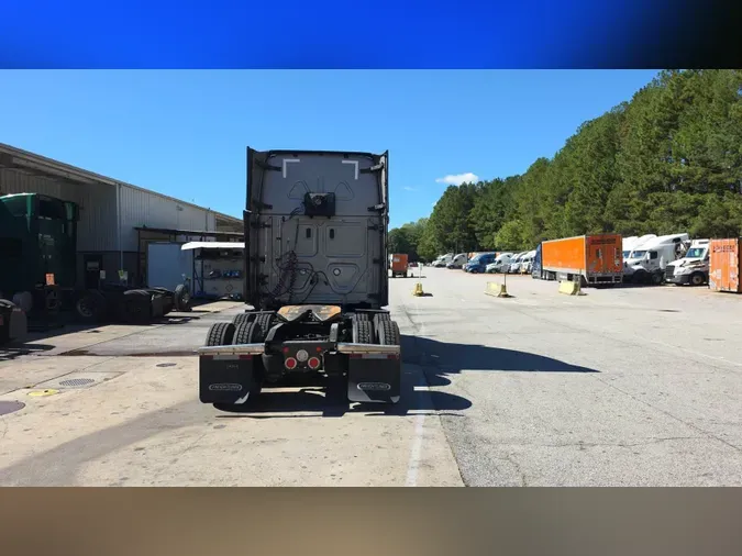 2023 Freightliner Cascadia 126b78980ba577915b1c290767245e0b2b4