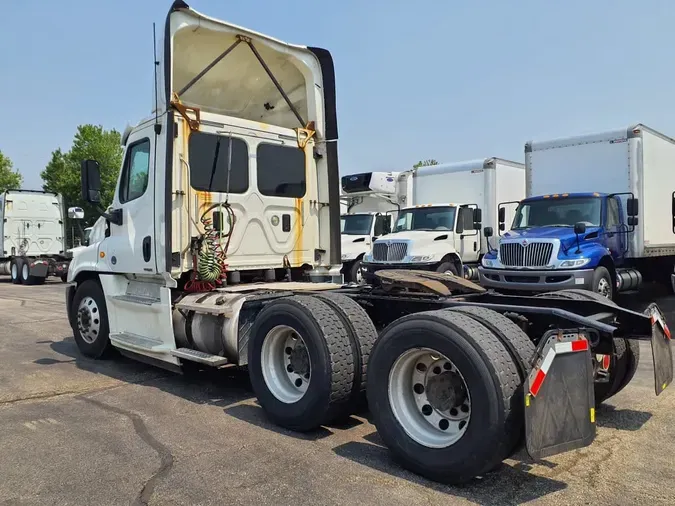 2017 FREIGHTLINER CASCADIA 125