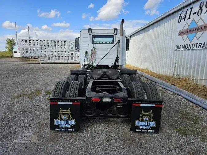 2015 VOLVO VNL64T300