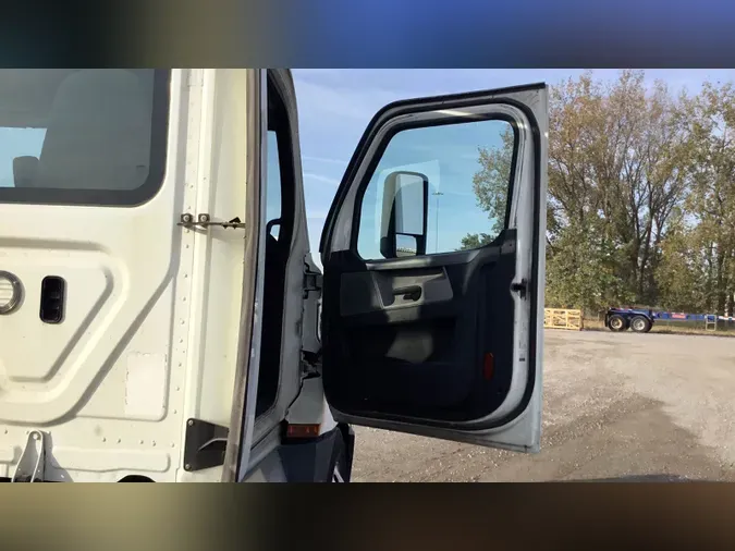 2020 Freightliner Cascadia 126b79cb72a259857df2b8a06531cb3b704