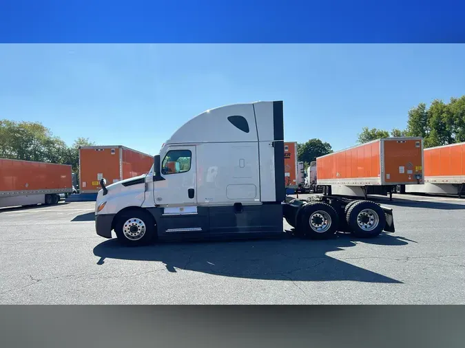 2022 Freightliner Cascadia 126b79ef10ea4b61ccb09e49bfb245ebb88