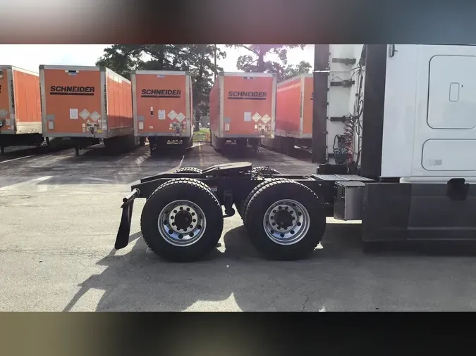 2022 Freightliner Cascadia 126