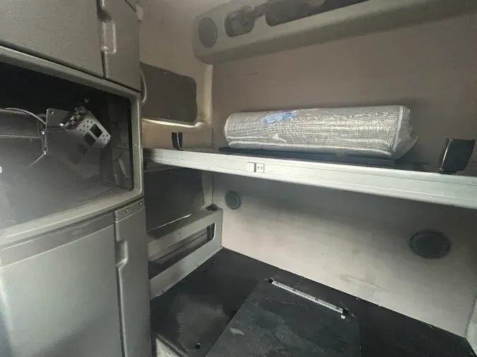 2021 Volvo VNL 860