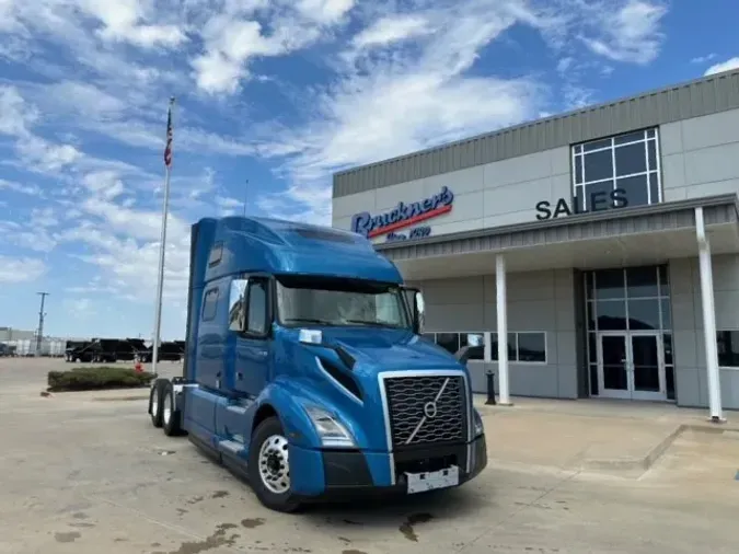 2025 VOLVO VNL64T860