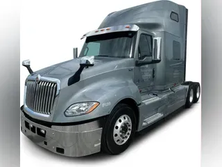 2022 International LT625