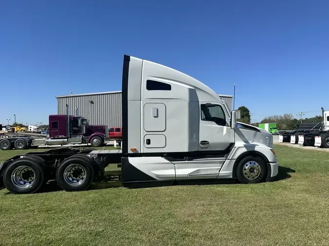 2025 Kenworth T680