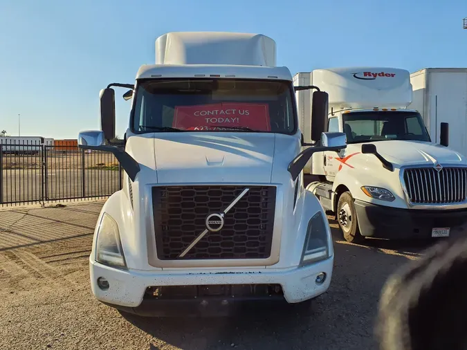 2019 VOLVO VNR64T-640