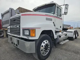 1998 MACK CH613