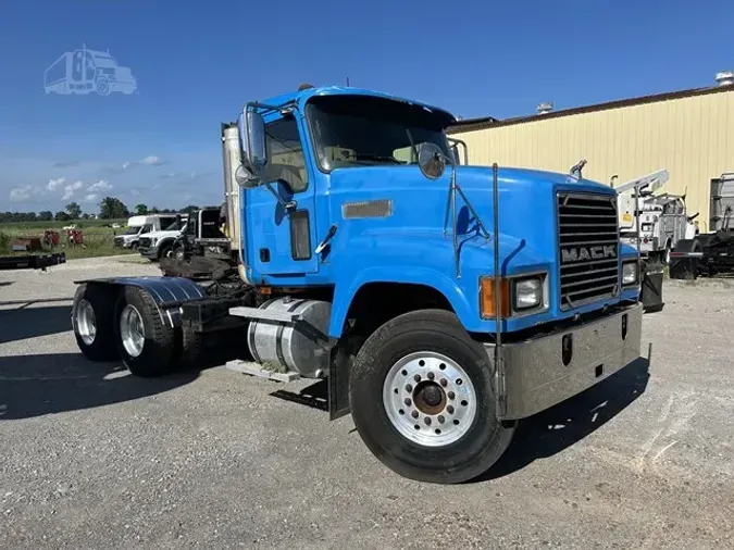 2005 MACK CHN613