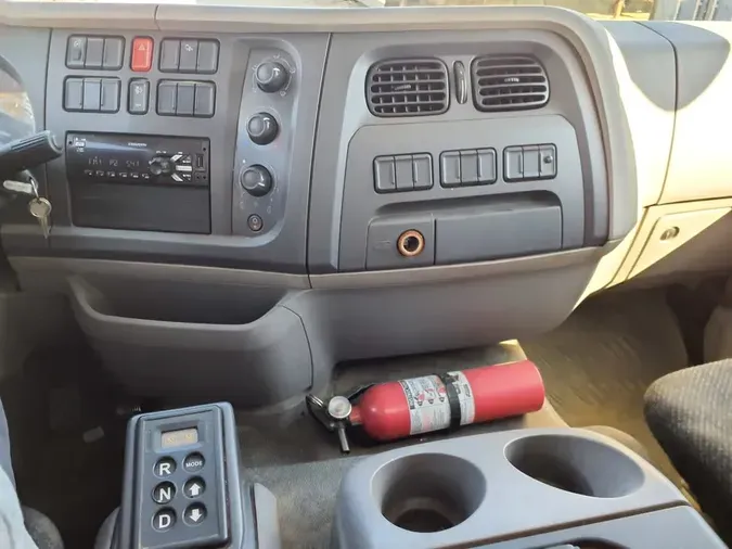 2017 KENWORTH TRUCKS K270b7ae5275856a5fa5a0fedbbe576efba7