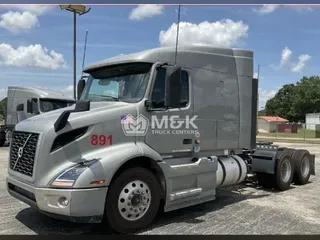2026 VOLVO VNR64T640