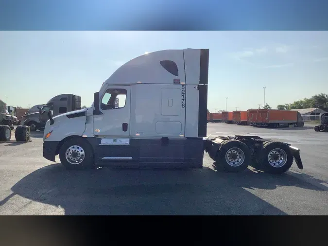 2022 Freightliner Cascadia 126