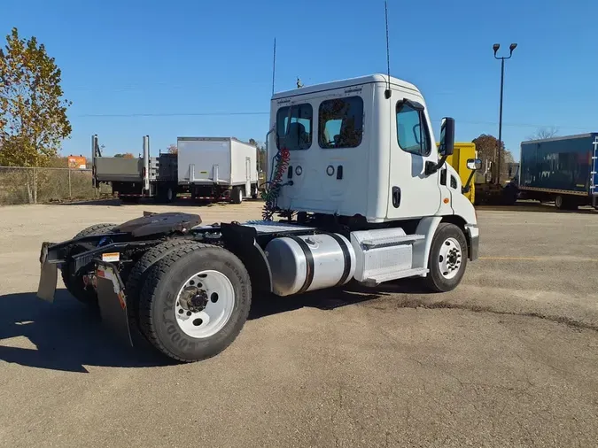 2019 FREIGHTLINER/MERCEDES CASCADIA 113