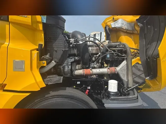 2020 FREIGHTLINER CA126