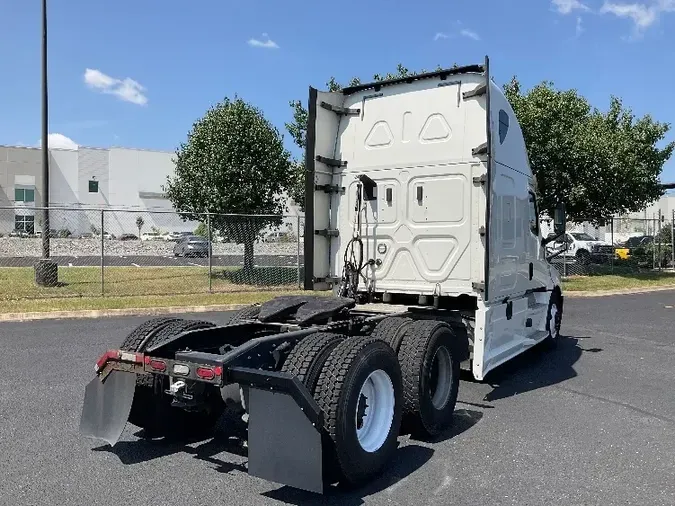 2019 Freightliner T12664ST