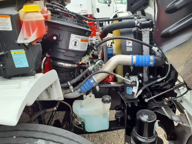 2020 FREIGHTLINER M2 106