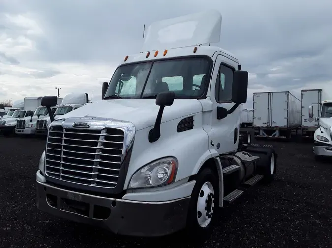 2014 FREIGHTLINER/MERCEDES CASCADIA 113