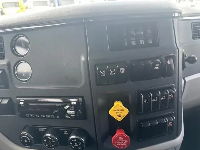 2021 Peterbilt 579