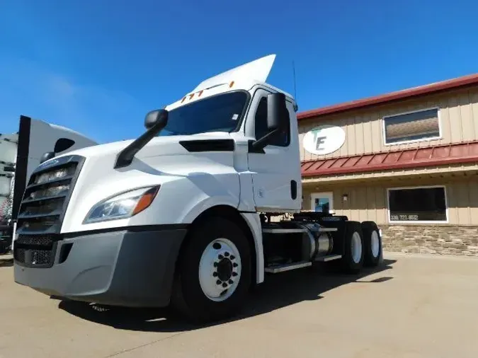 2019 Freightliner Cascadia 126 Day Cab