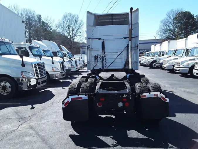 2020 VOLVO VNR64T-640