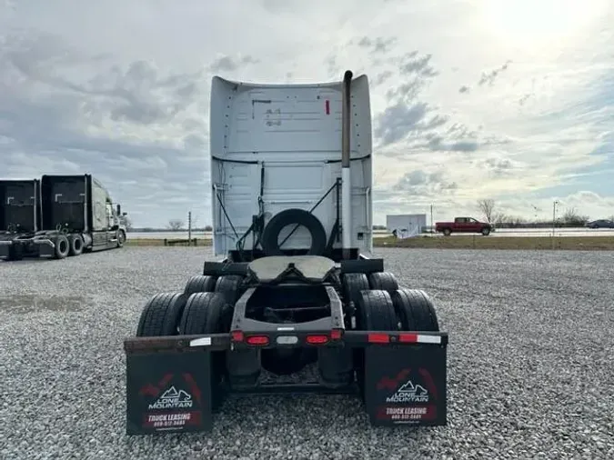 2016 Volvo VNL64T780