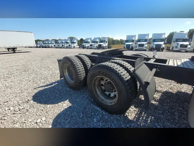 2019 Volvo VNL 740