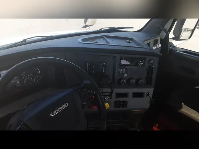 2019 Freightliner Cascadia 126