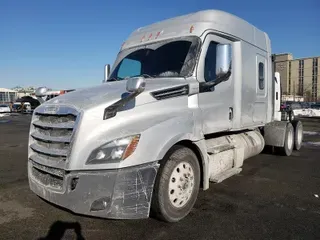 2019 FREIGHTLINER CASCADEVO1