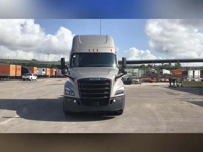 2023 Freightliner Cascadia 126b7c970c9de4820f55a4b462a388ea3a7