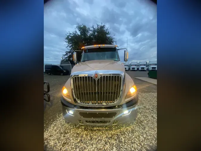 2017 NAVISTAR INTERNATIONAL PROSTAR (4X2)