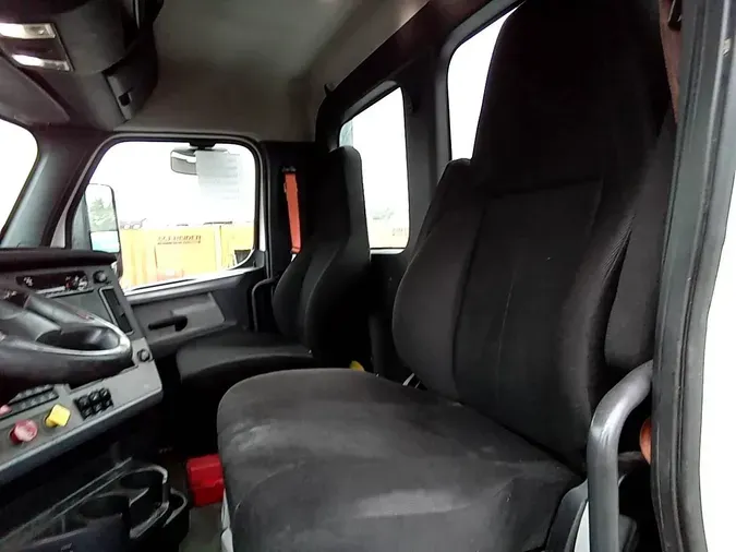2020 Freightliner Cascadia 126