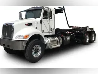 2022 Peterbilt 348