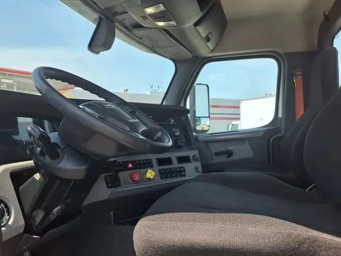 2019 FREIGHTLINER/MERCEDES NEW CASCADIA 116b7cd6b0bcbeea4a40e7dd949e5e597c5