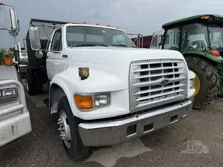 1996 FORD F800