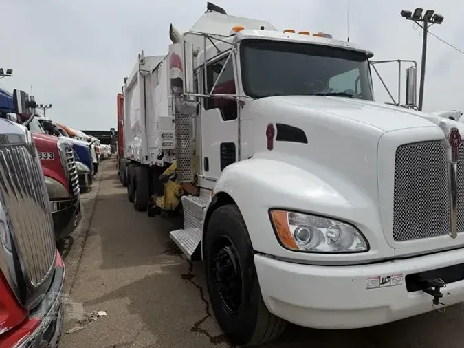 2017 KENWORTH T370b7d0d69ebf570f7b9871274f37c5e67a