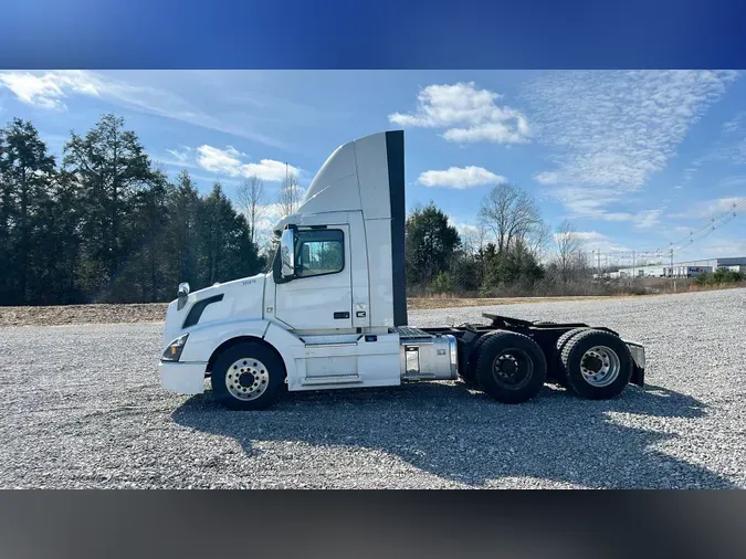 2018 Volvo VNL300