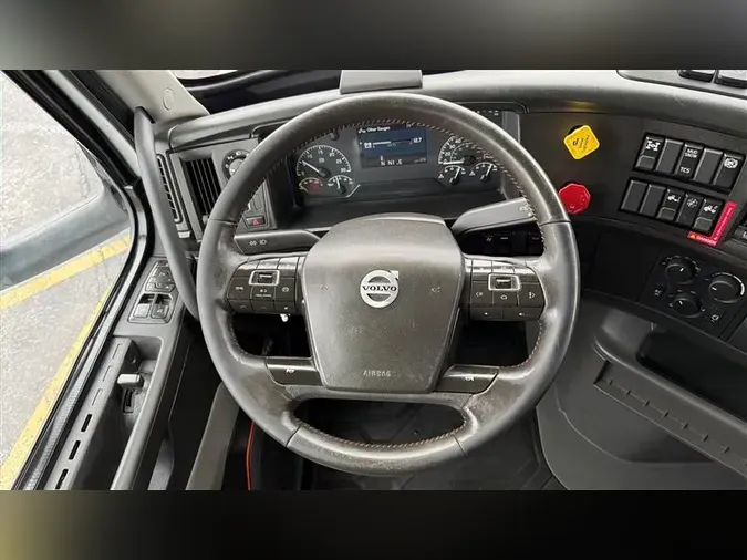 2022 VOLVO VNL64T860