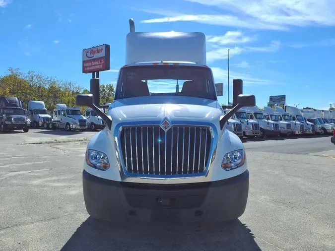 2021 NAVISTAR INTERNATIONAL LT625 DAYCAB S/A